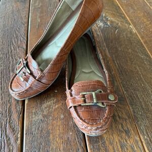 Bandolino Brown Croc Embossed Buckle‎ Loafer Flats Women Size 6
